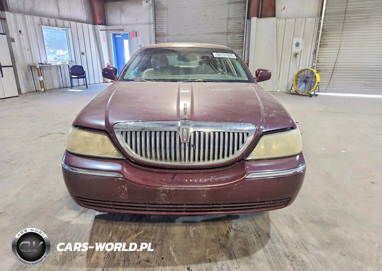 2004 Lincoln Town Car Executive VIN:1LNHM81W34Y635239 - 5