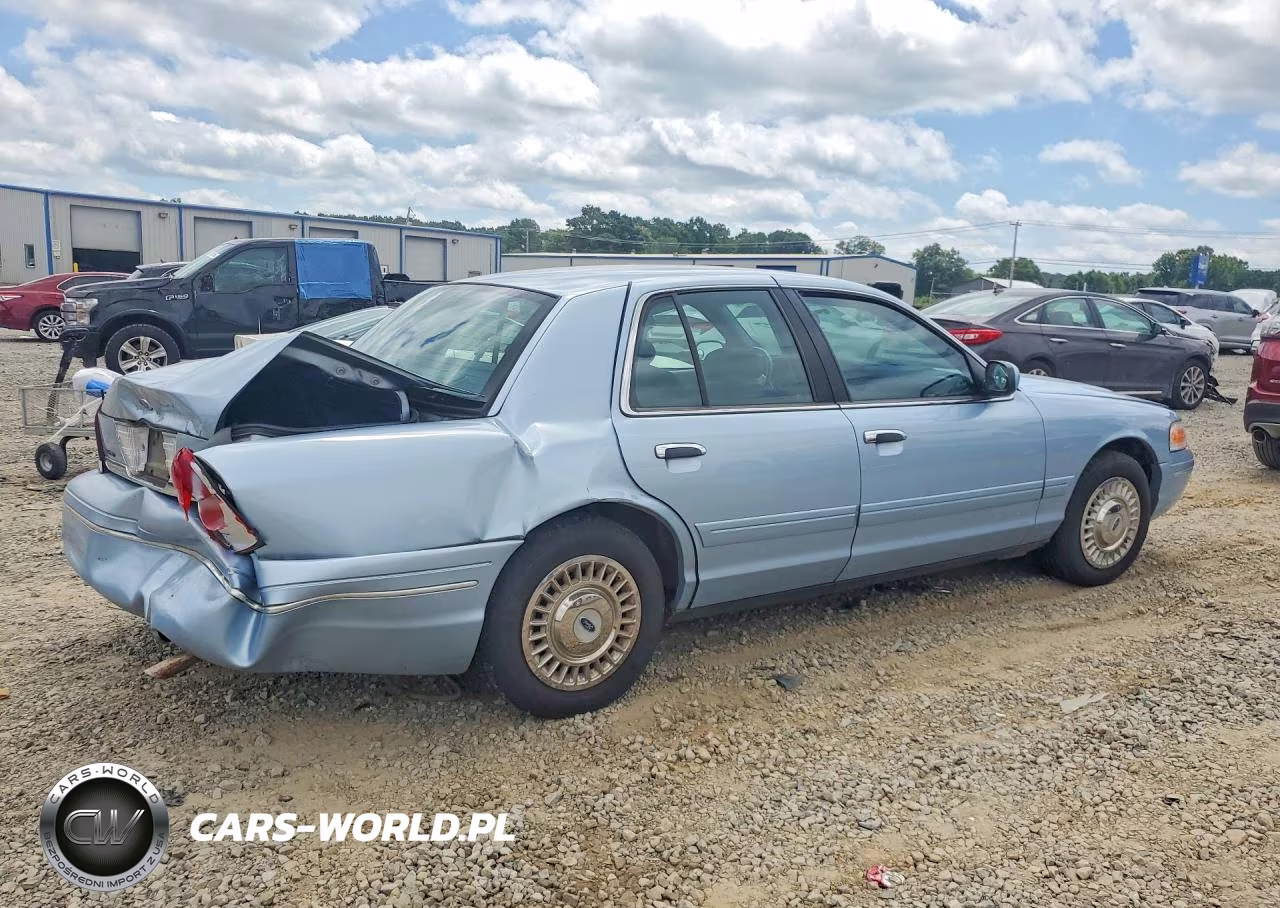 2001 Ford Crown Victoria VIN:2FAFP73W01X178126 - 3