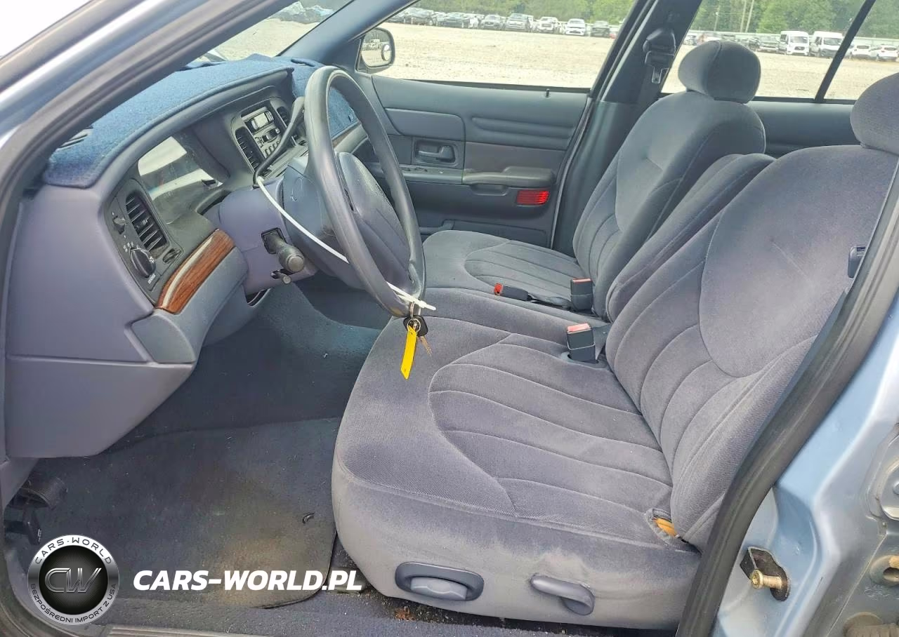 2001 Ford Crown Victoria VIN:2FAFP73W01X178126 - 7