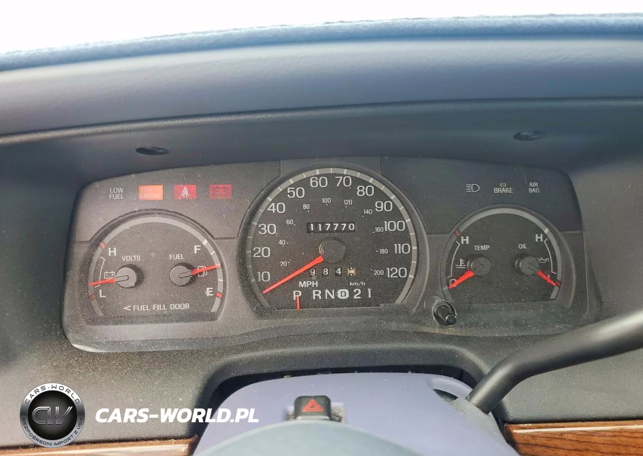 2001 Ford Crown Victoria VIN:2FAFP73W01X178126 - 9