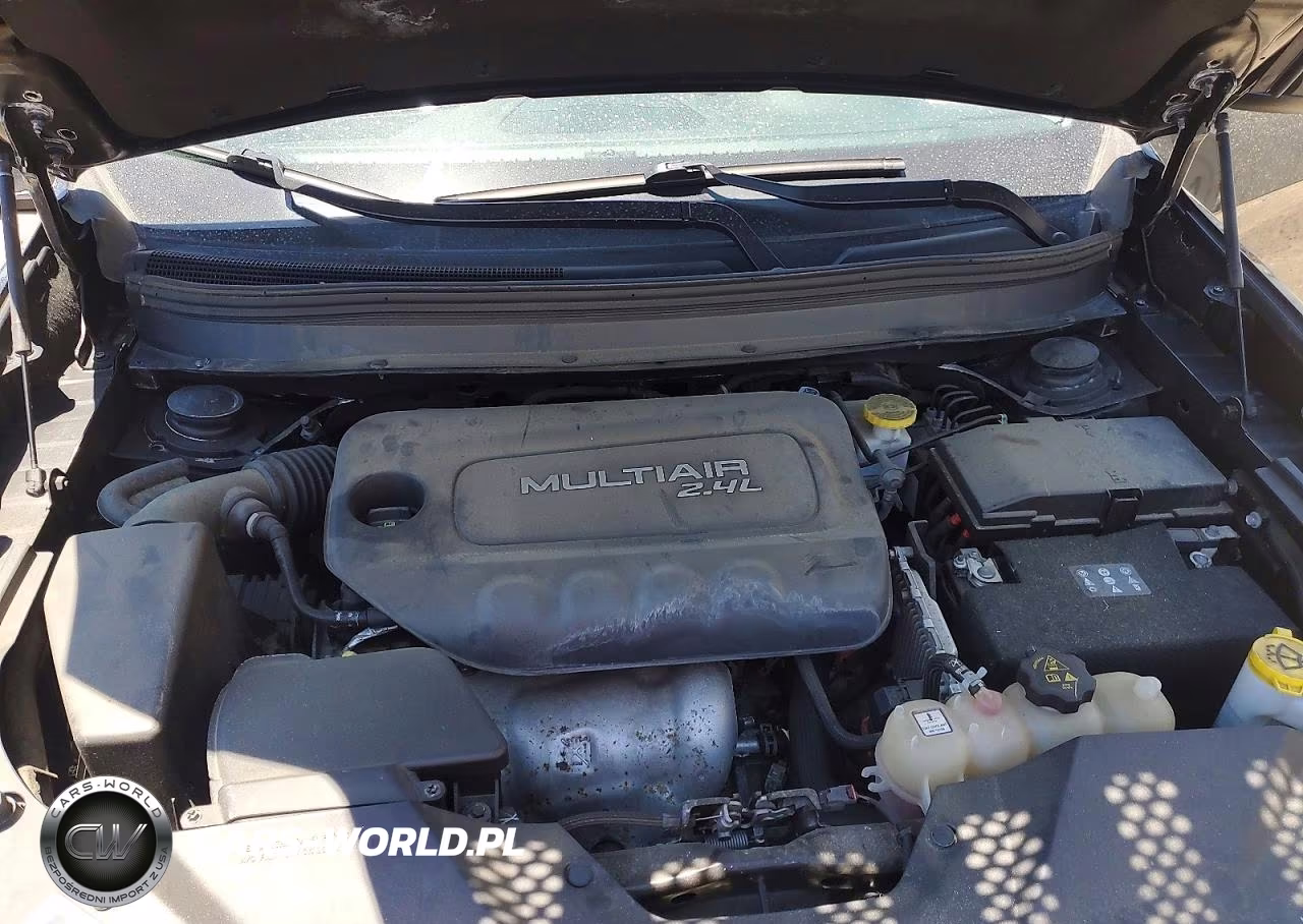 2019 Jeep Cherokee Latitude Plus VIN:1C4PJLLB2KD173587 - 12