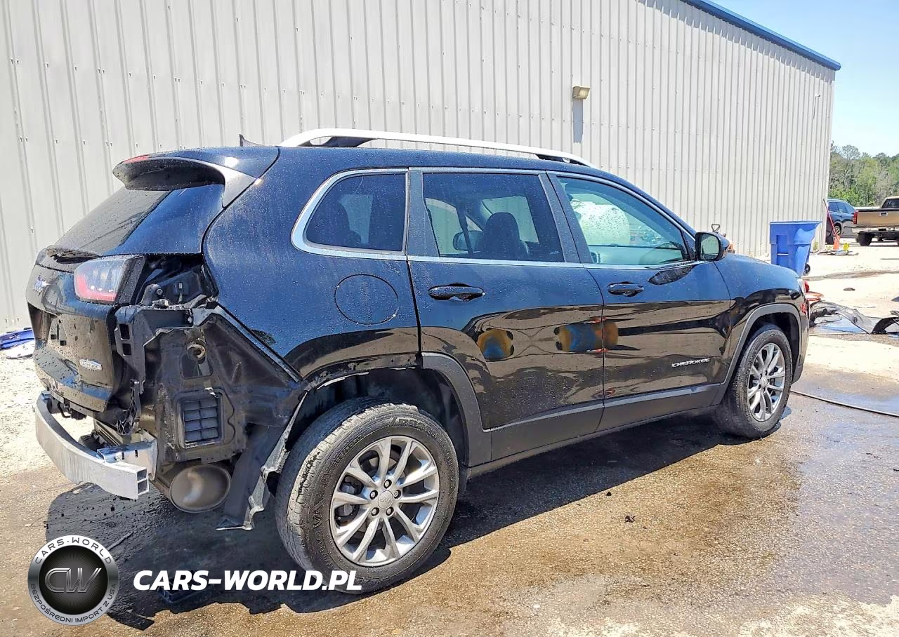 2019 Jeep Cherokee Latitude Plus VIN:1C4PJLLB2KD173587 - 3