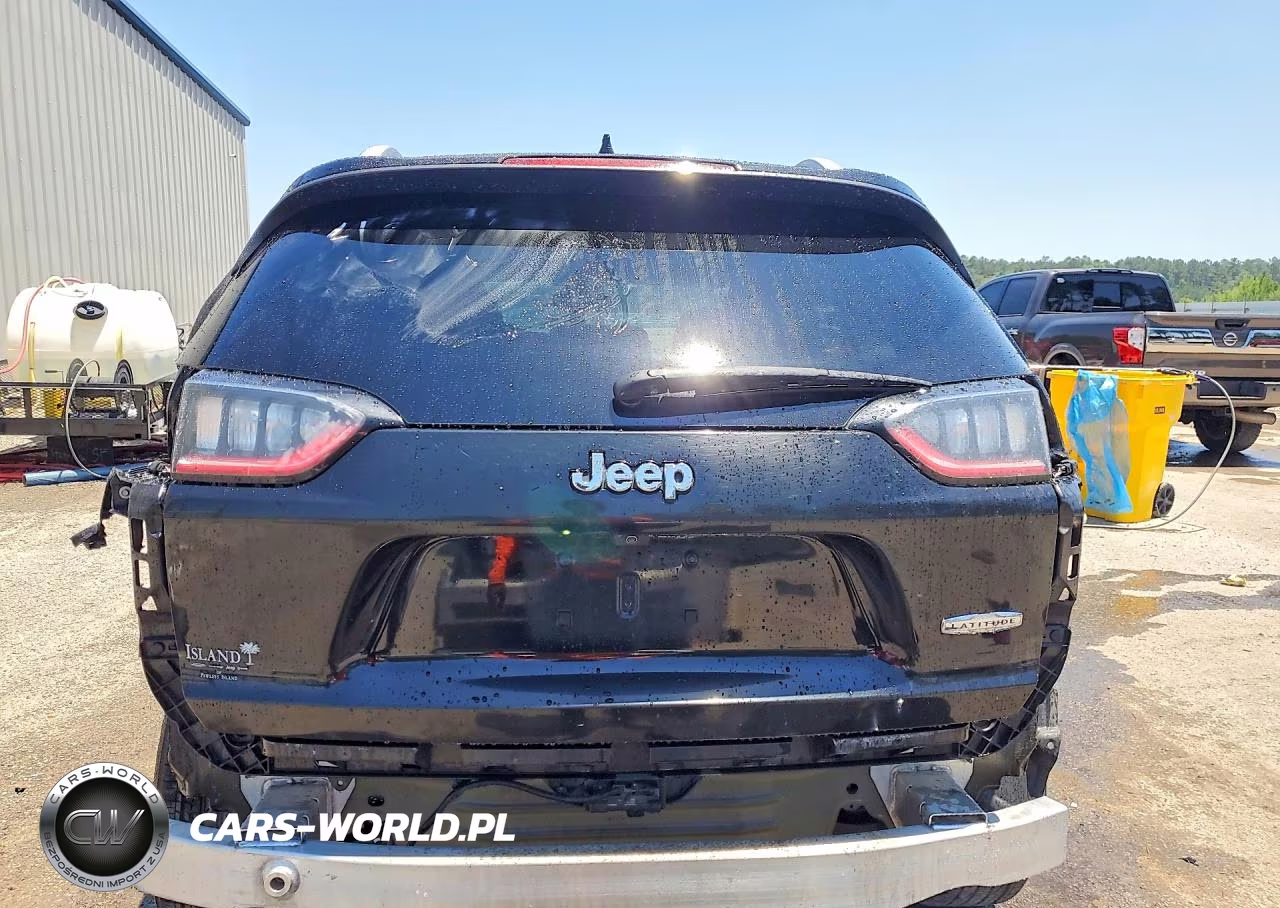 2019 Jeep Cherokee Latitude Plus VIN:1C4PJLLB2KD173587 - 6