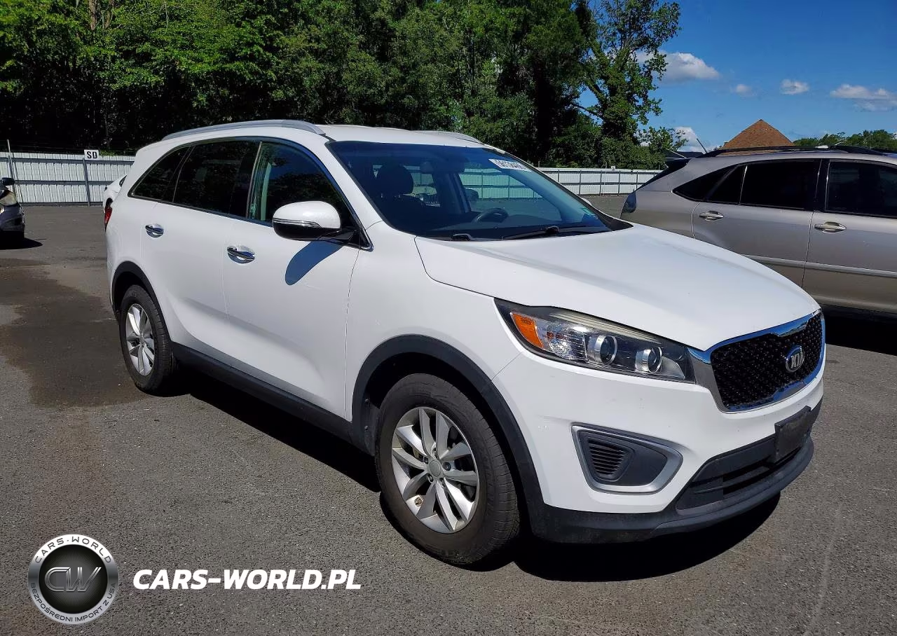 2018 Kia Sorento Lx VIN:5XYPG4A33JG351166 - 4