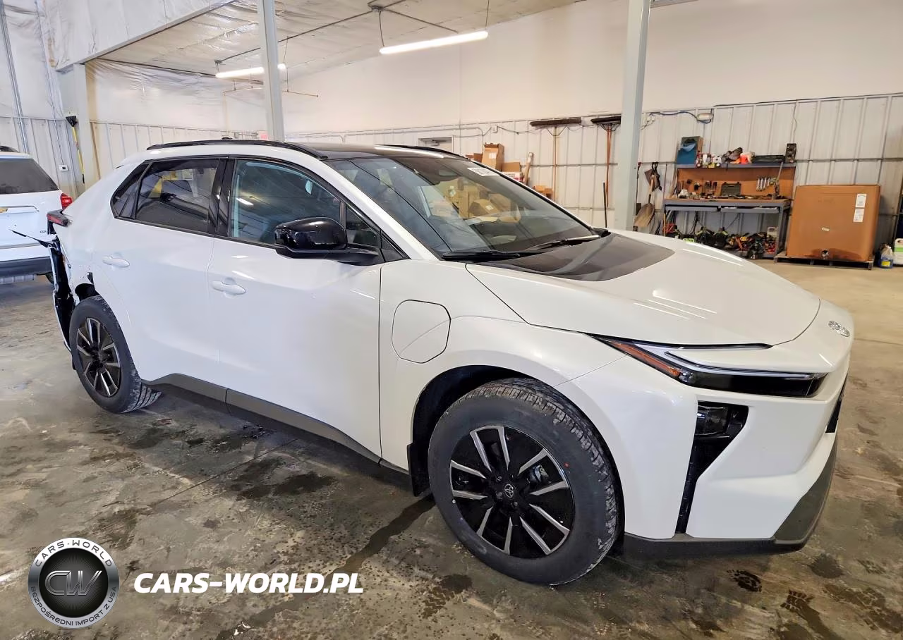 2026 Toyota Bz Xle VIN:JTMBDAFB8TA002668 - 4