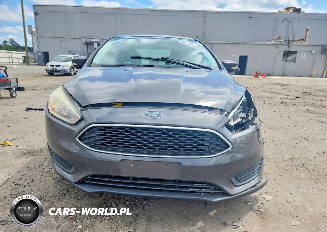 2015 Ford Focus Se VIN:1FADP3F21FL302577 - 5
