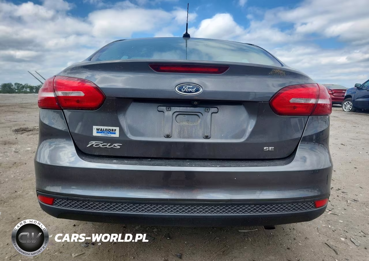 2015 Ford Focus Se VIN:1FADP3F21FL302577 - 6