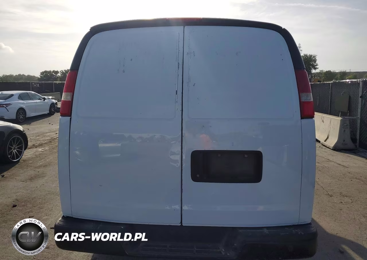 2018 Chevrolet Express G2500 VIN:1GCWGAFP3J1333448 - 6