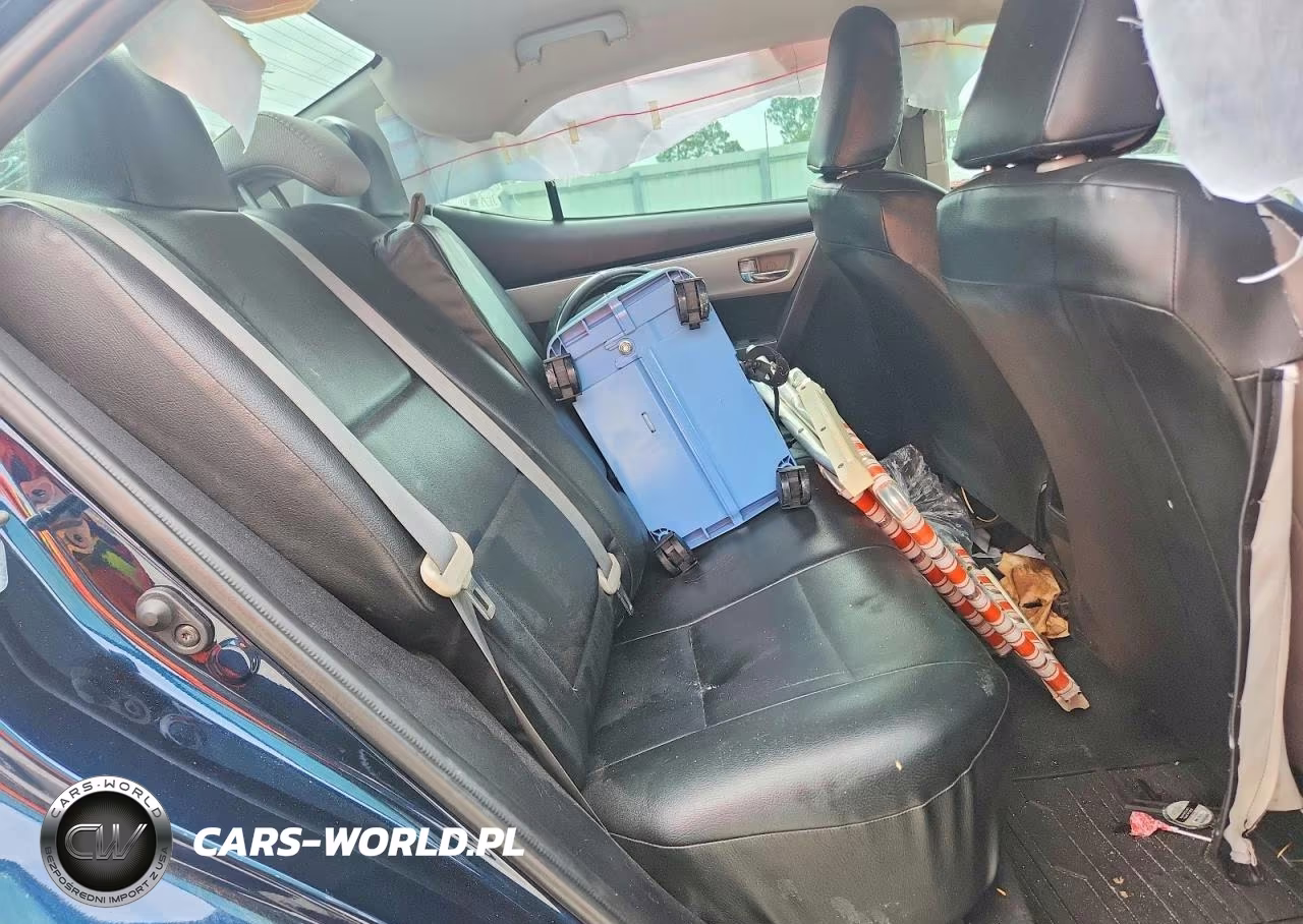 2018 Toyota Corolla Le VIN:5YFBURHE5JP845791 - 10