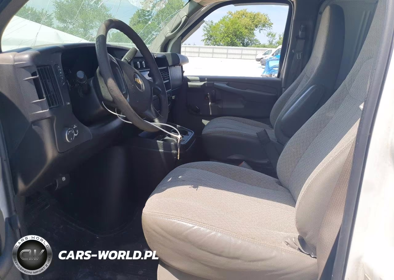 2011 Chevrolet Express G2500 VIN:1GCWGGCA1B1101340 - 7