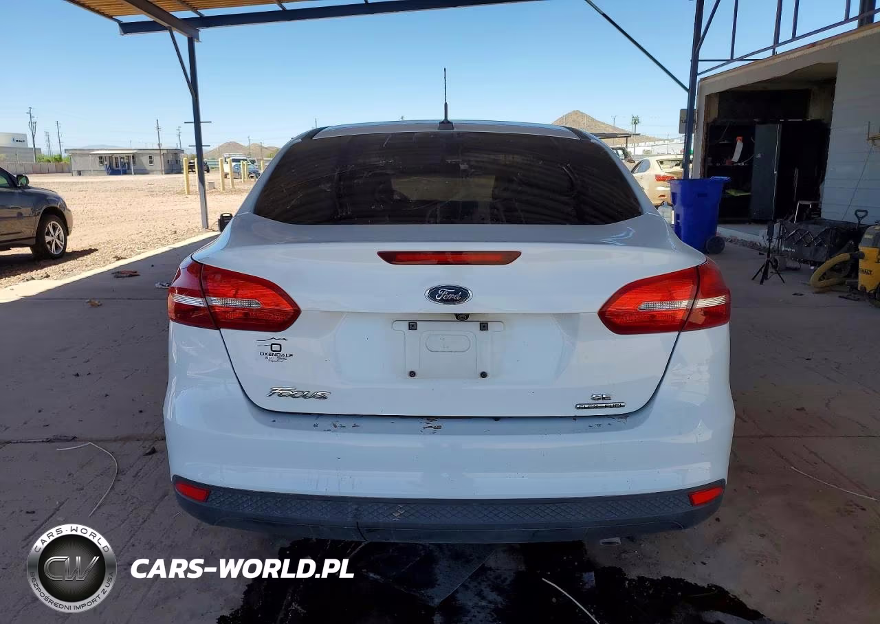 2016 Ford Focus Se VIN:1FADP3F26GL326794 - 6