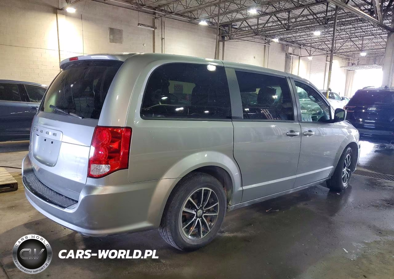 2018 Dodge Grand Caravan Sxt VIN:2C4RDGCG9JR156218 - 3