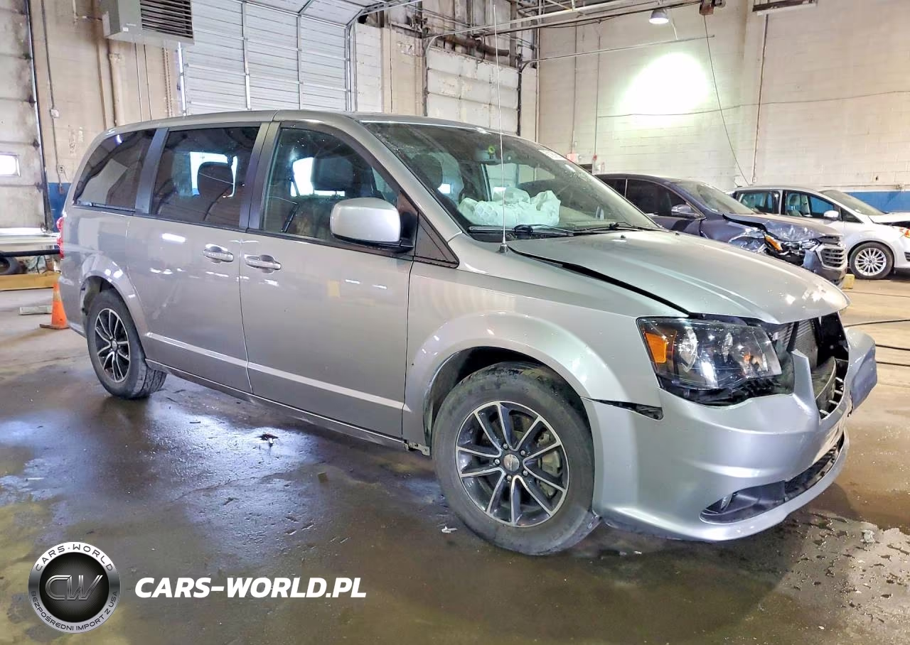 2018 Dodge Grand Caravan Sxt VIN:2C4RDGCG9JR156218 - 4