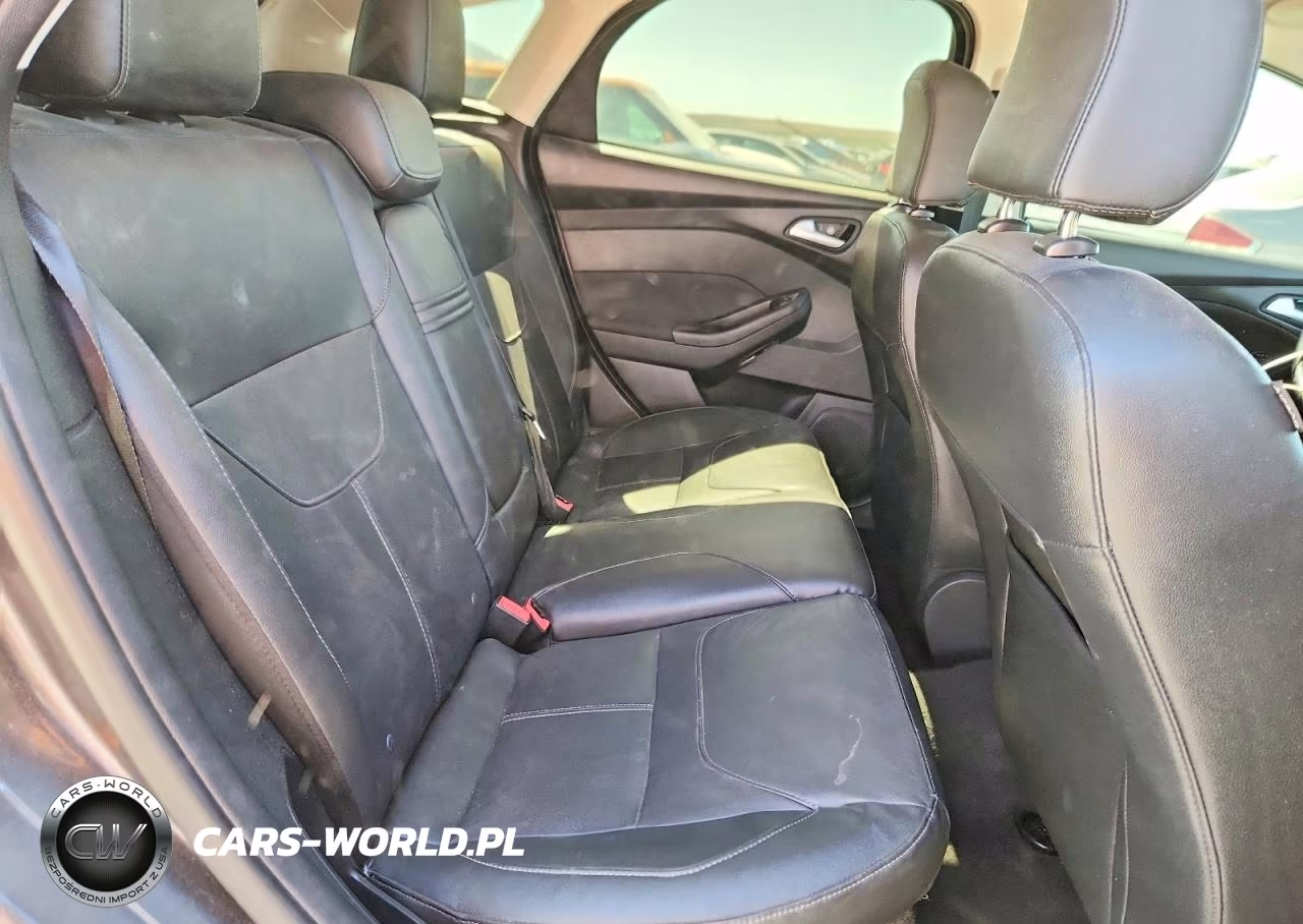 2015 Ford Focus Se VIN:1FADP3K26FL327352 - 10