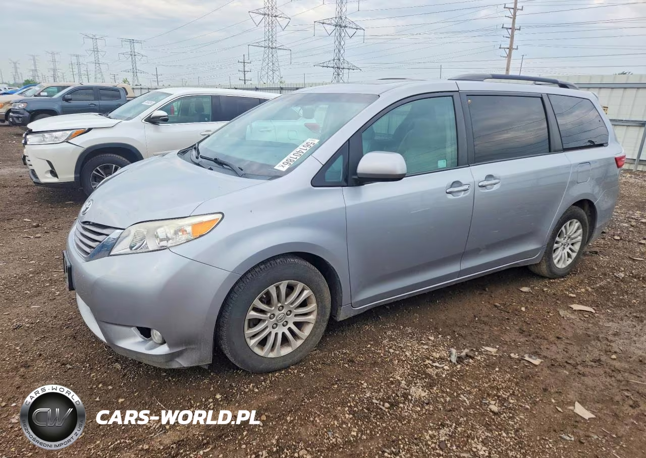 2015 Toyota Sienna Xle 8-Passenger – zdjęcie 1 z 12