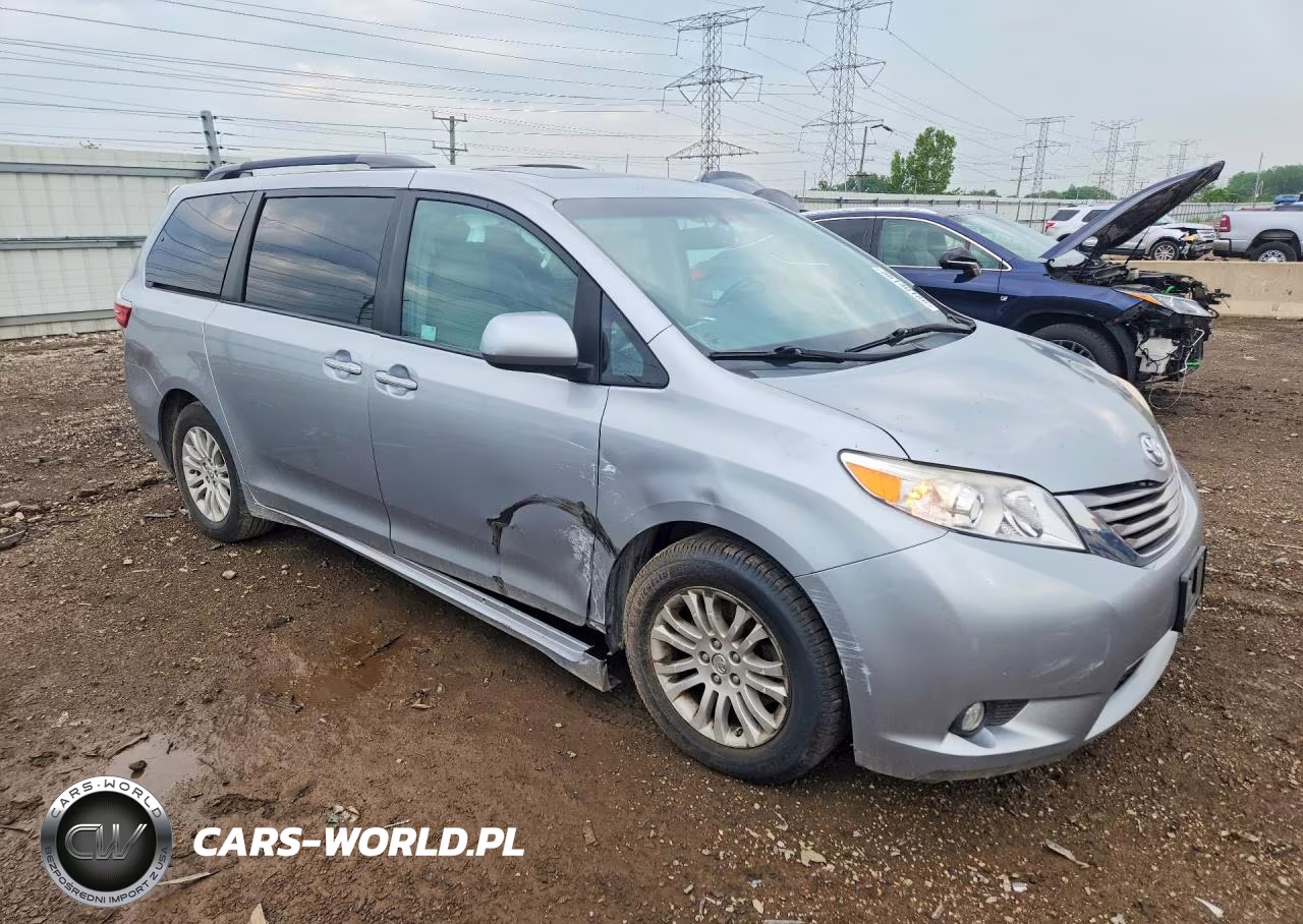 2015 Toyota Sienna Xle 8-Passenger VIN:5TDYK3DC3FS650112 - 4