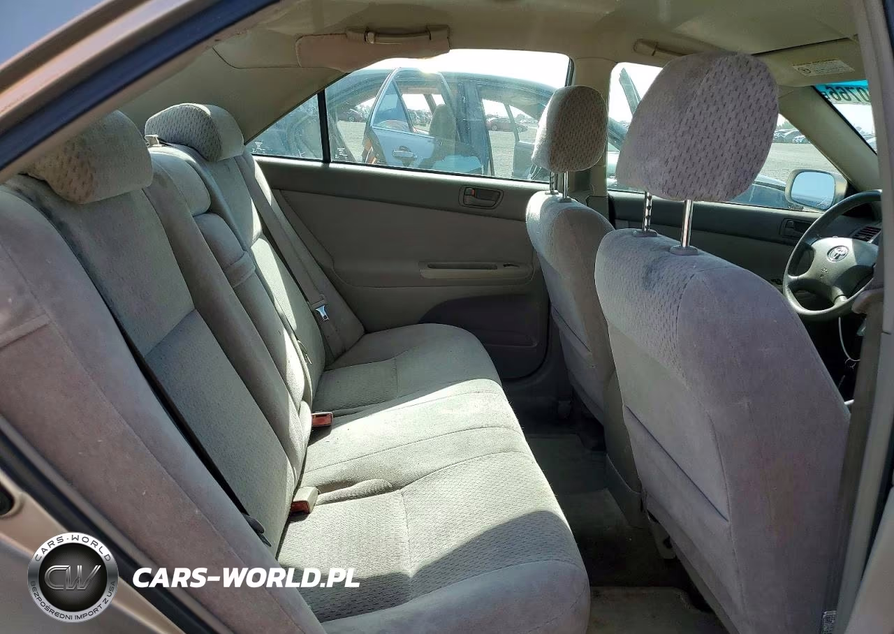 2003 Toyota Camry Le VIN:4T1BE32K83U154894 - 10