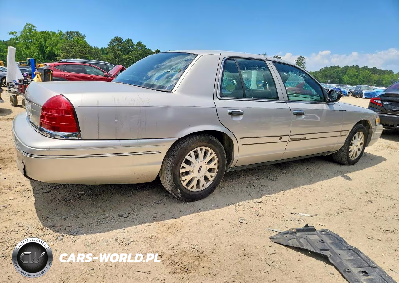 2004 Ford Crown Victoria Lx VIN:2FAHP74W04X142660 - 3