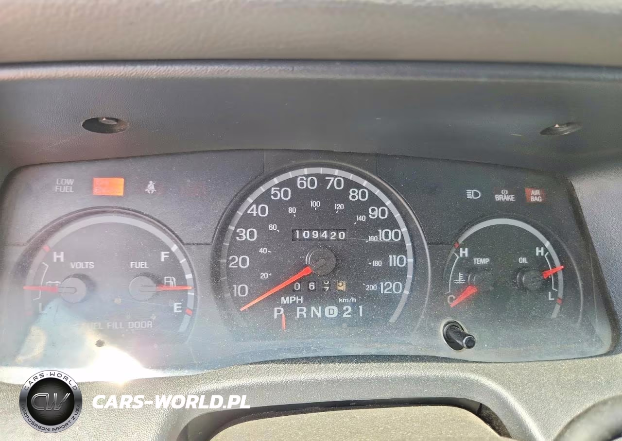 2004 Ford Crown Victoria Lx VIN:2FAHP74W04X142660 - 9