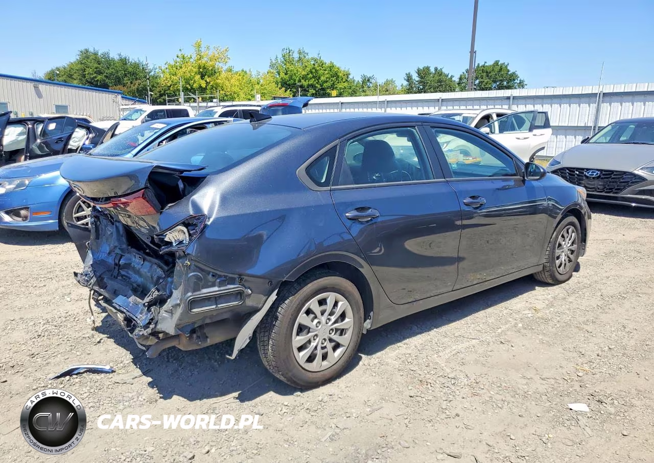 2021 Kia Forte Fe VIN:3KPF24AD8ME320127 - 3