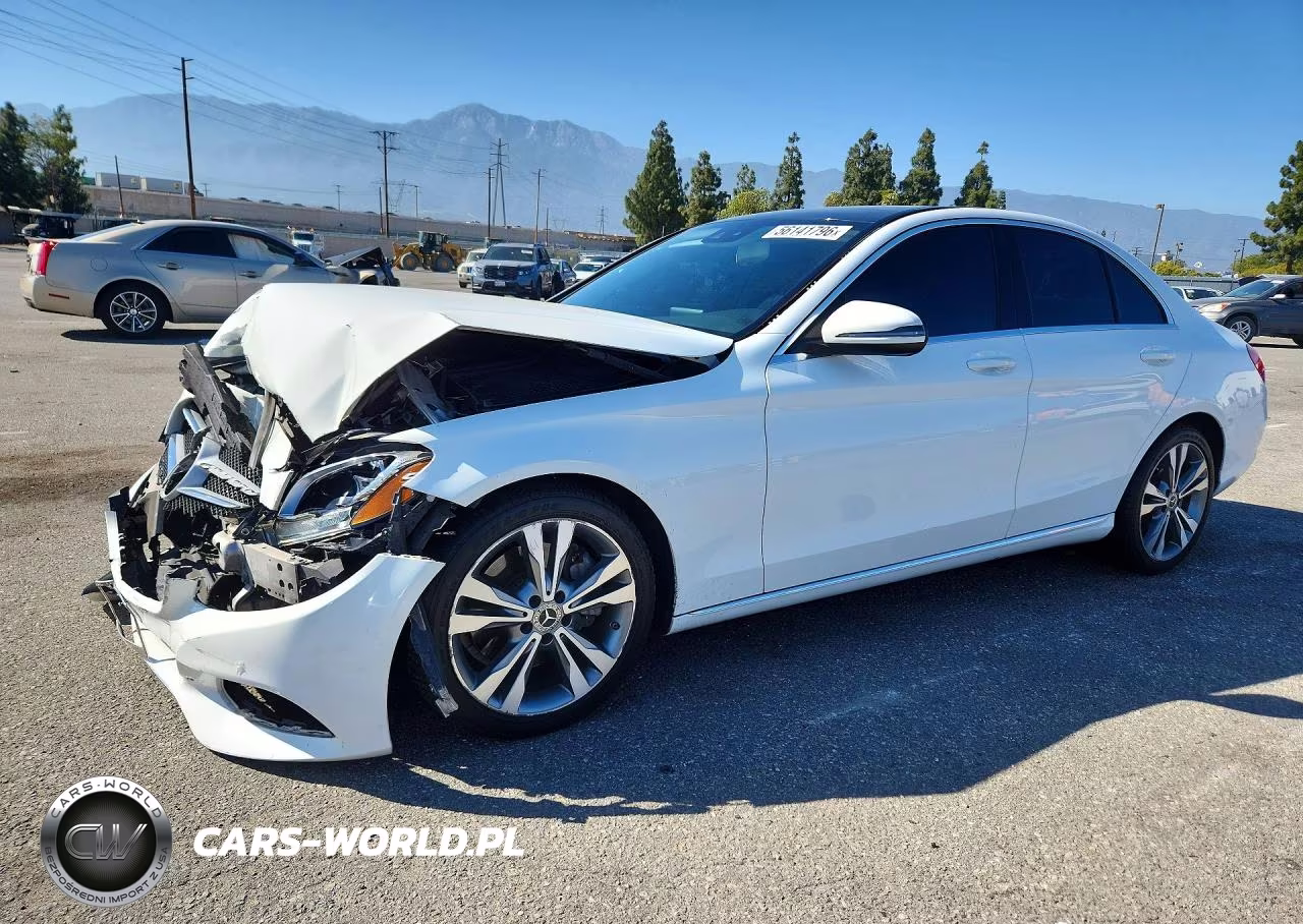 2016 Mercedes-Benz C 300 – zdjęcie 1 z 13