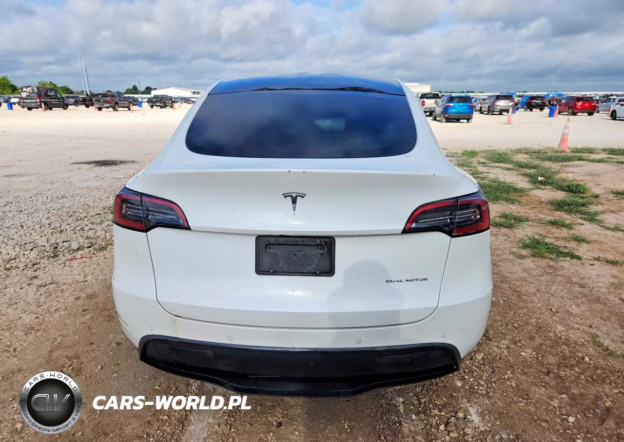 2022 Tesla Model Y VIN:7SAYGDEE1NF480555 - 6