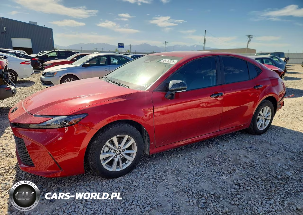 2025 Toyota Camry Le – zdjęcie 1 z 13