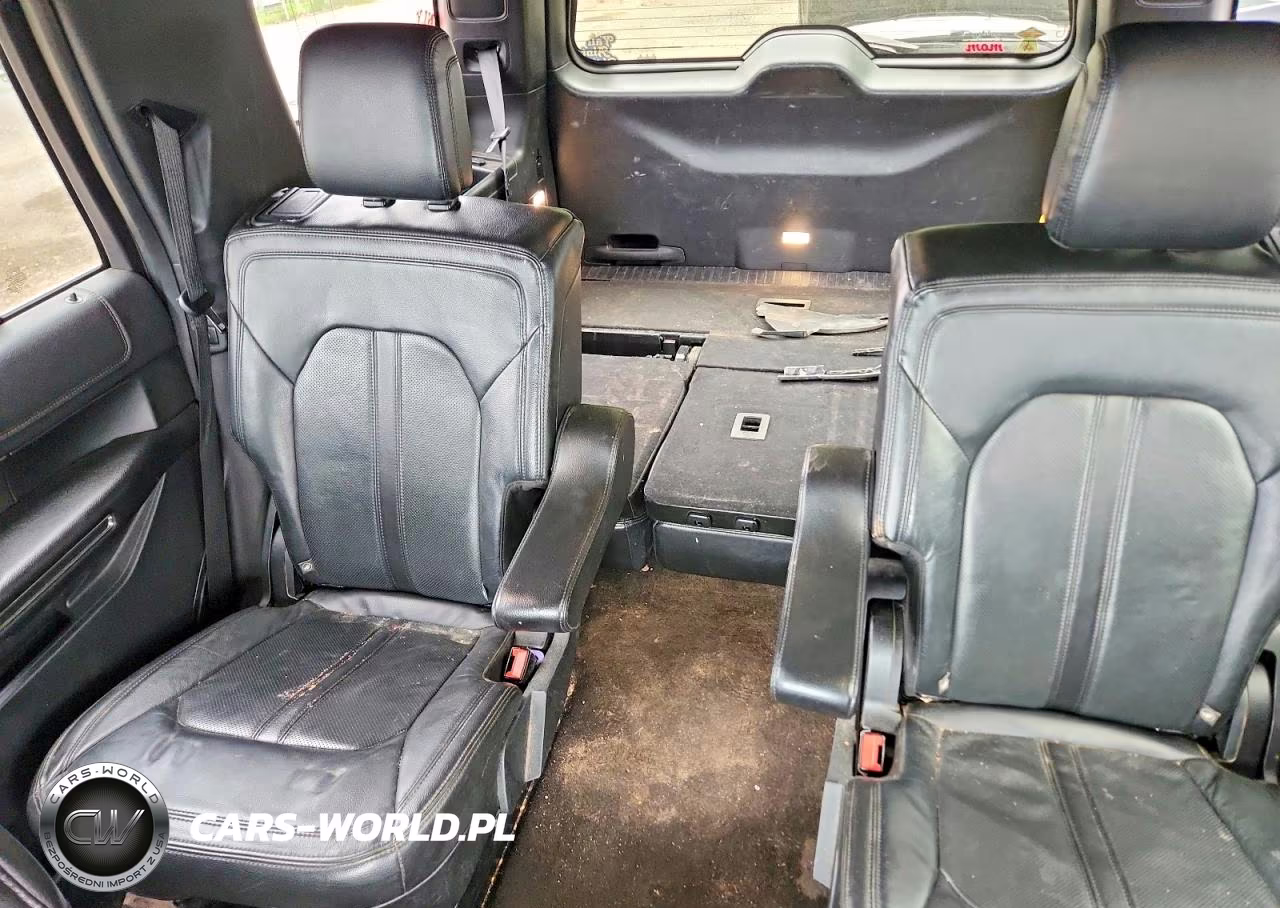 2018 Ford Expedition Limited VIN:1FMJU2AT8JEA46947 - 10