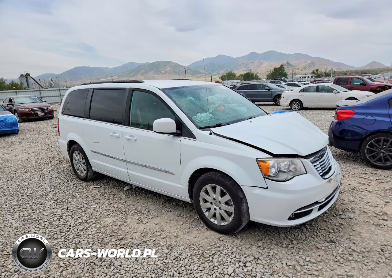 2015 Chrysler Town & Country Touring VIN:2C4RC1BG8FR751490 - 4