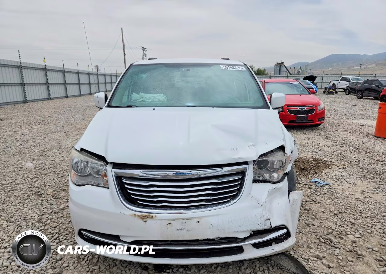 2015 Chrysler Town & Country Touring VIN:2C4RC1BG8FR751490 - 5