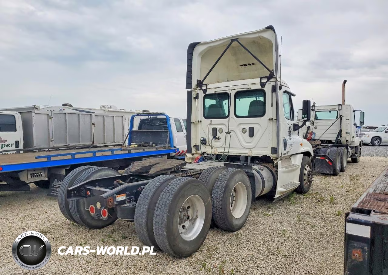 2017 Freightliner Cascadia 125 VIN:1FUJGEDRXHLHM7522 - 4