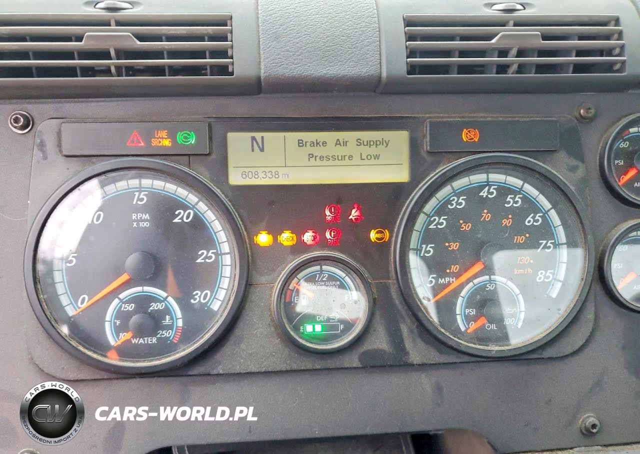 2017 Freightliner Cascadia 125 VIN:1FUJGEDRXHLHM7522 - 8