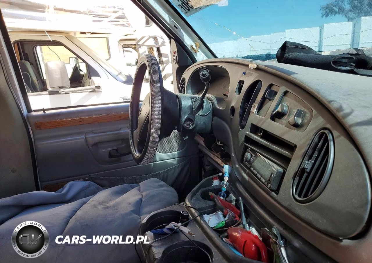 2000 Ford Econoline E350 Super Duty Cutaway Van VIN:1FDWE35SXYHB43182 - 9