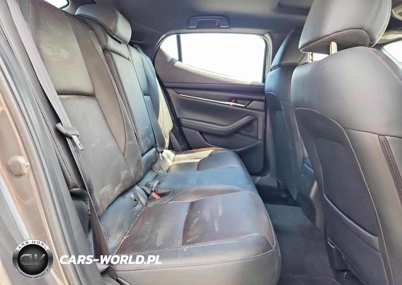 2019 Mazda 3 Premium VIN:JM1BPBNM5K1131854 - 10