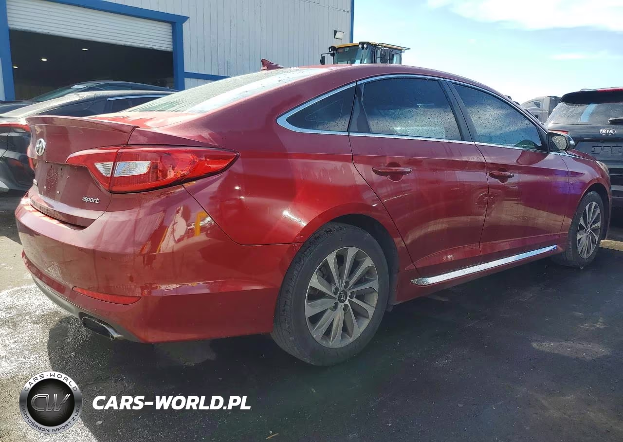 2016 Hyundai Sonata Sport VIN:5NPE34AF4GH367245 - 3