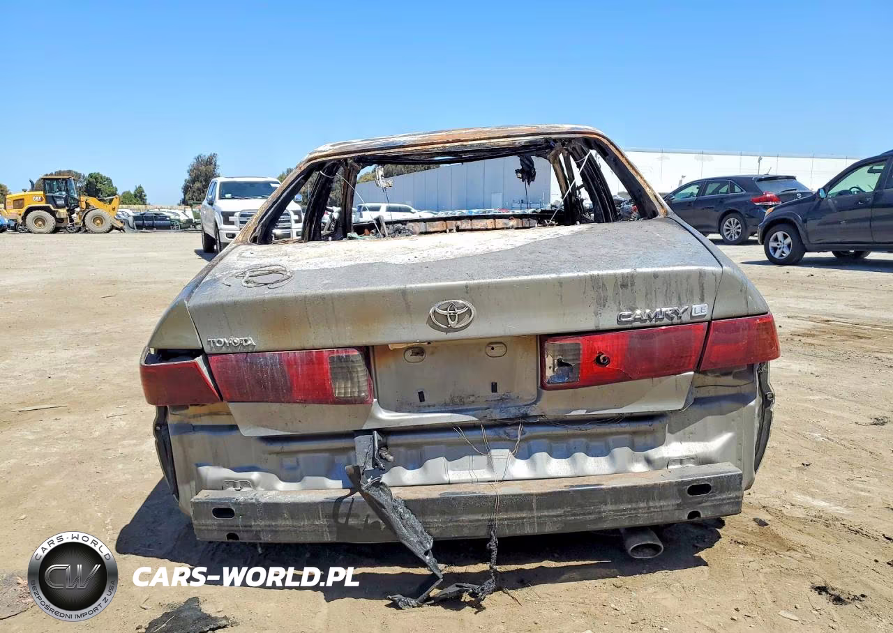 2001 Toyota Camry Le VIN:JT2BG22K410576747 - 6