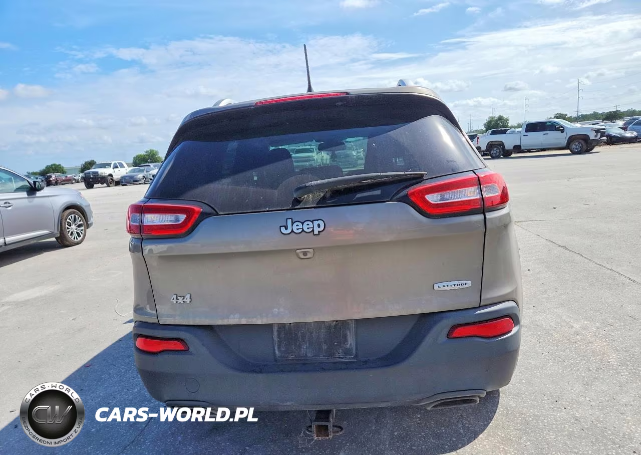 2017 Jeep Cherokee Latitude VIN:1C4PJLCS3HW602930 - 6