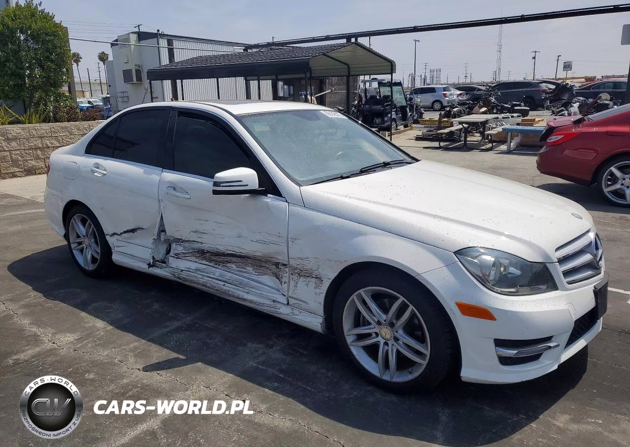 2013 Mercedes-Benz C 250 VIN:WDDGF4HB7DA827901 - 4