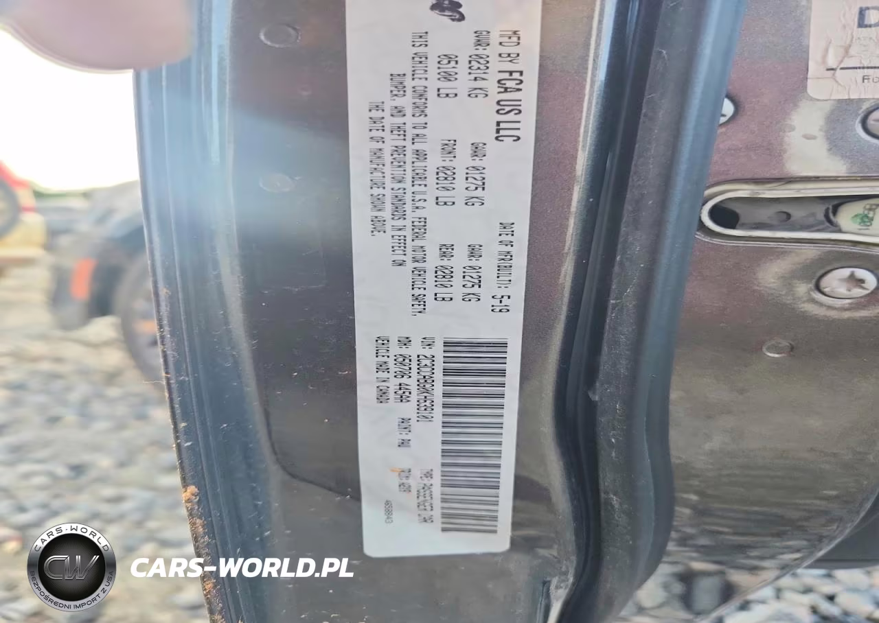 2019 Chrysler 300 S VIN:2C3CCABG0KH639101 - 12