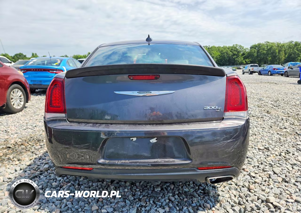 2019 Chrysler 300 S VIN:2C3CCABG0KH639101 - 6