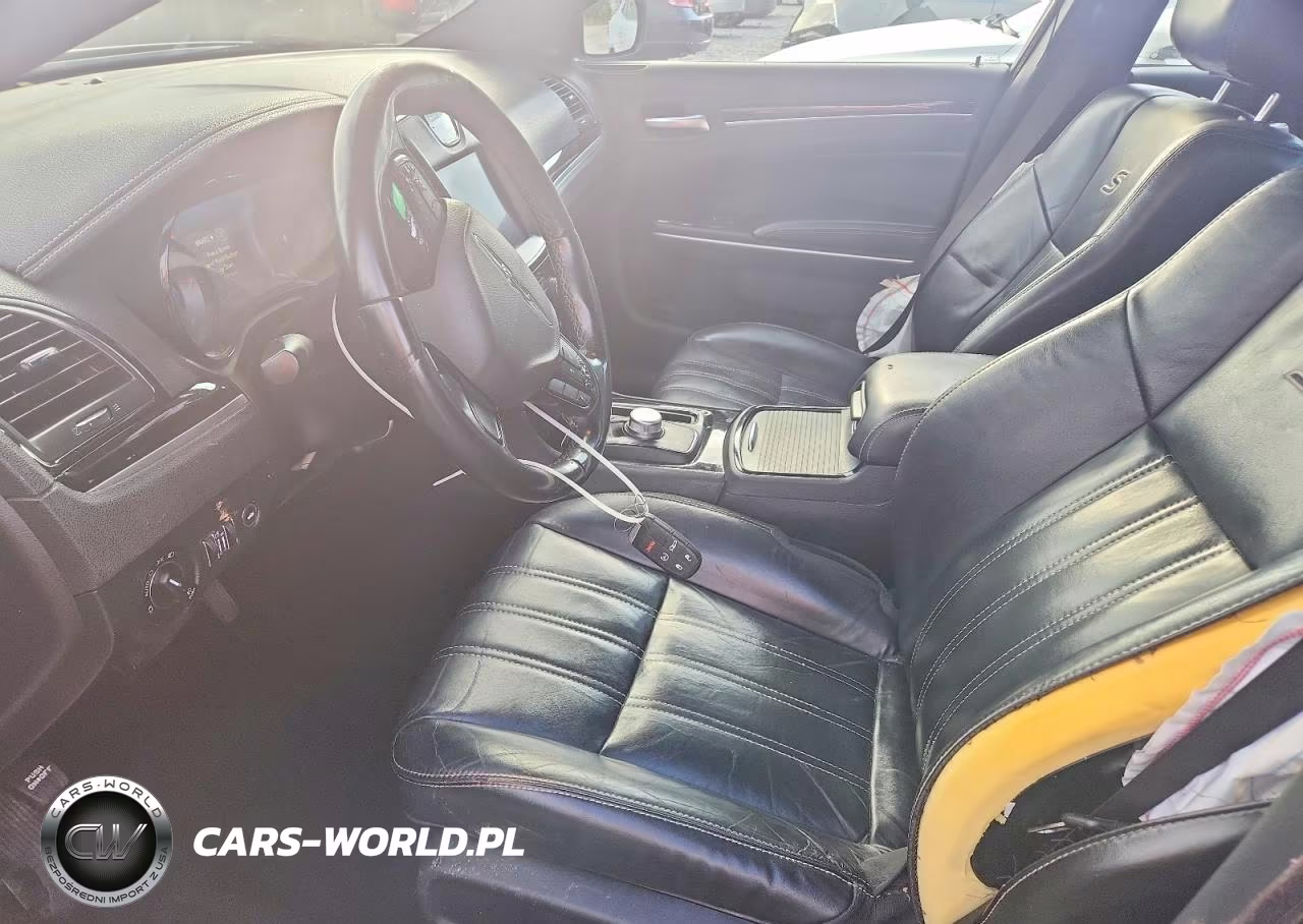 2019 Chrysler 300 S VIN:2C3CCABG0KH639101 - 7