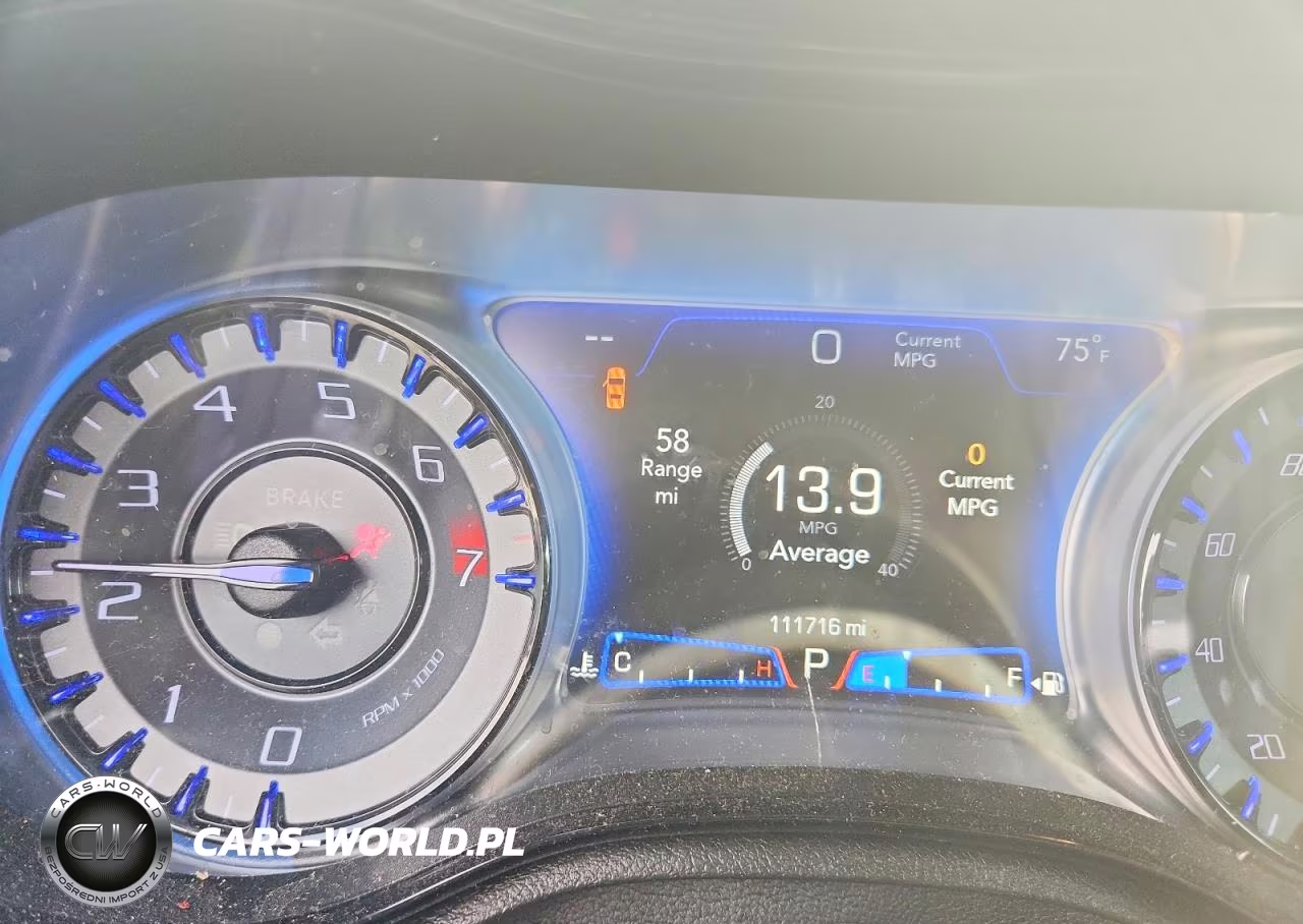 2019 Chrysler 300 S VIN:2C3CCABG0KH639101 - 9