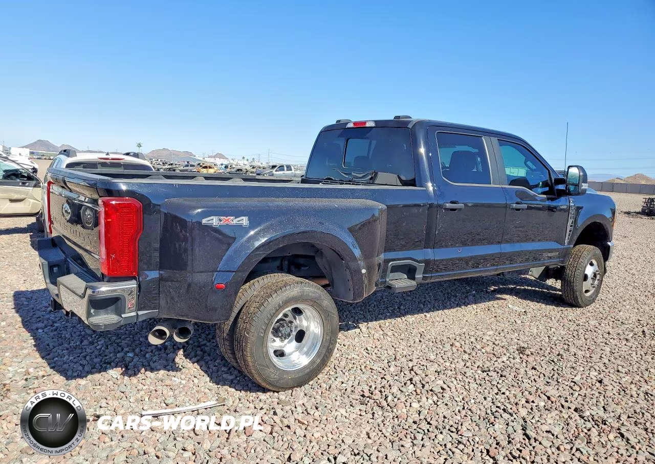 2023 Ford F350 Super Duty VIN:1FT8W3DT8PEC16750 - 3
