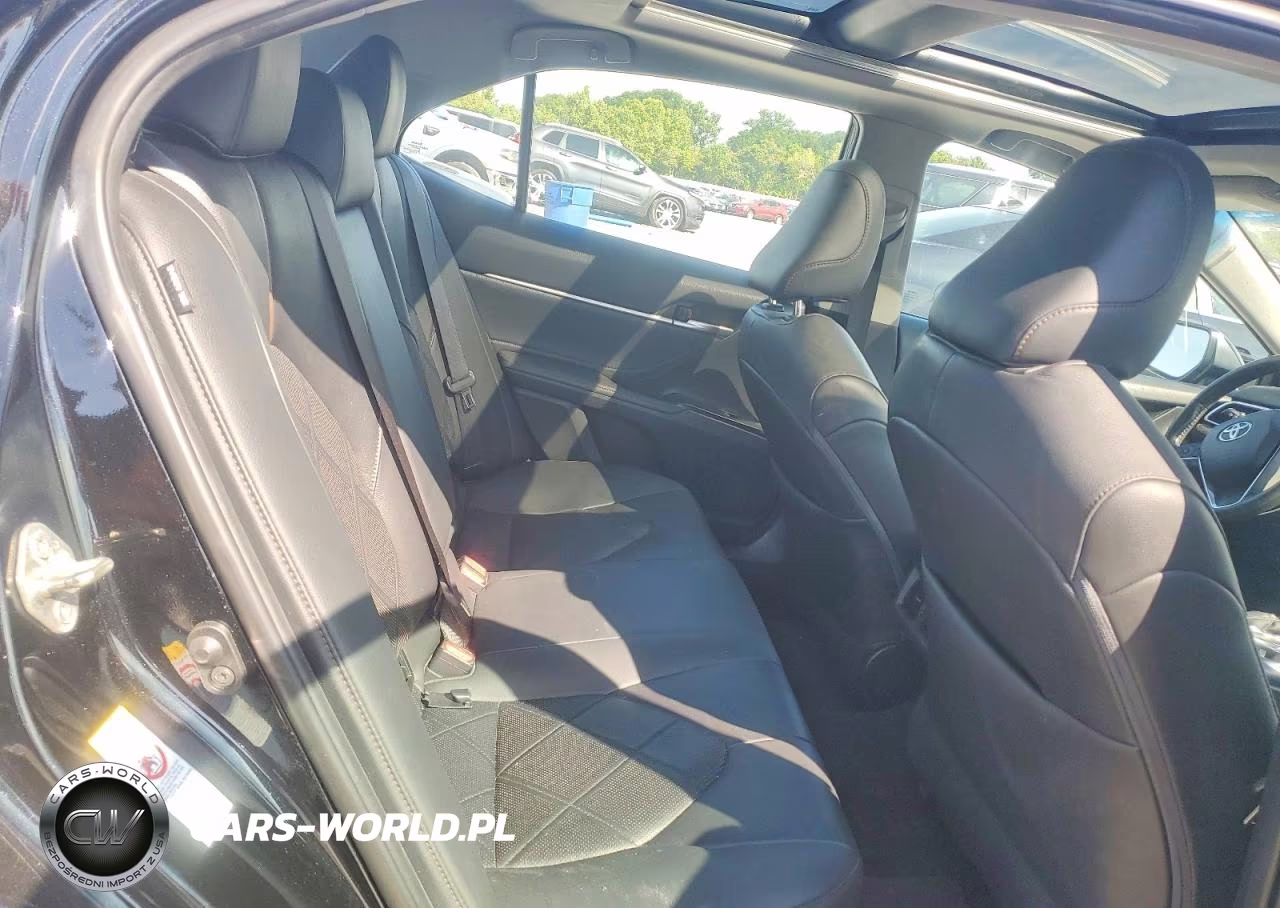 2018 Toyota Camry Xle VIN:4T1B11HK8JU057389 - 10