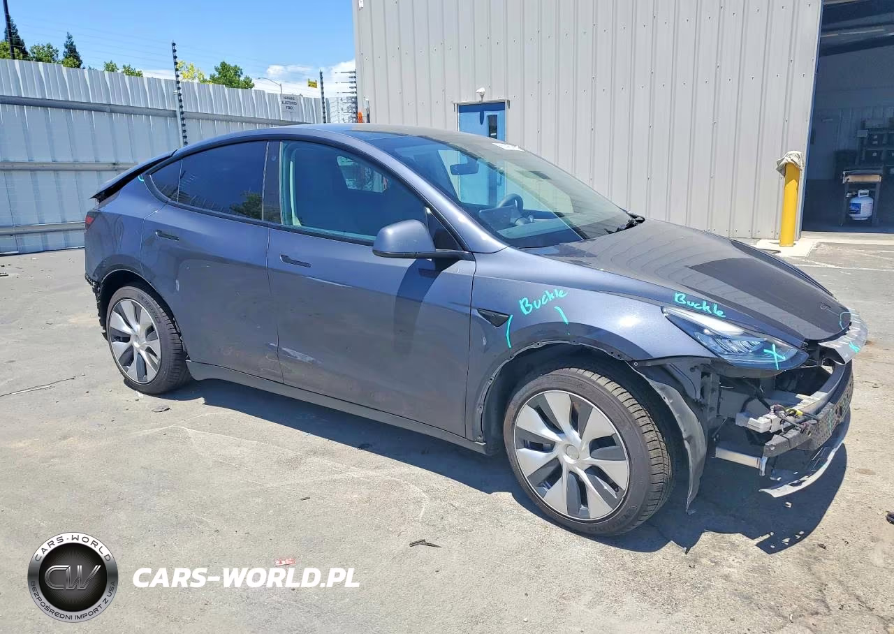 2022 Tesla Model Y VIN:7SAYGDEE1NF571938 - 4