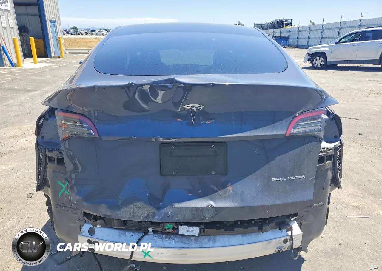 2022 Tesla Model Y VIN:7SAYGDEE1NF571938 - 6
