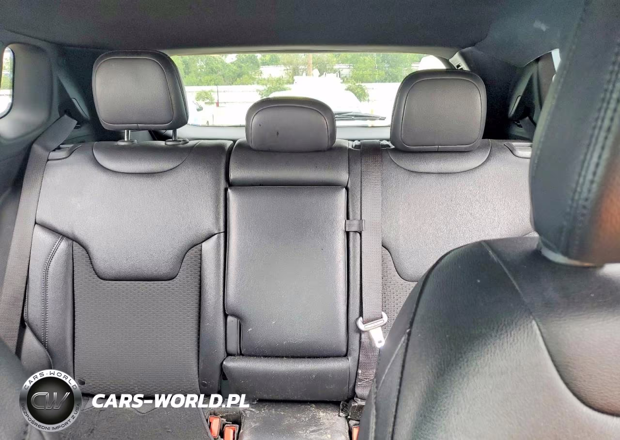 2025 Jeep Compass Latitude VIN:3C4NJDBN1ST524962 - 10