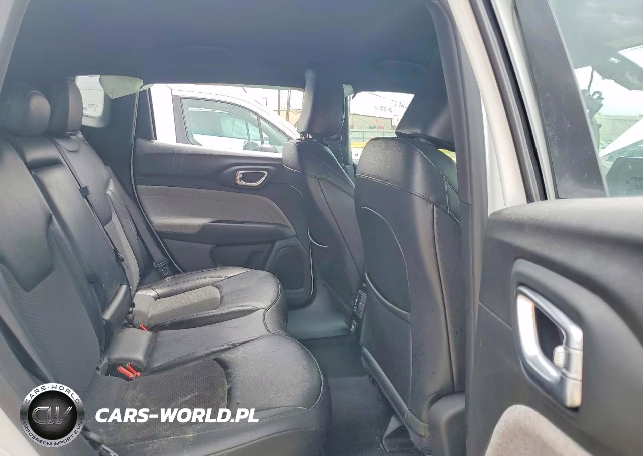 2025 Jeep Compass Latitude VIN:3C4NJDBN1ST524962 - 11