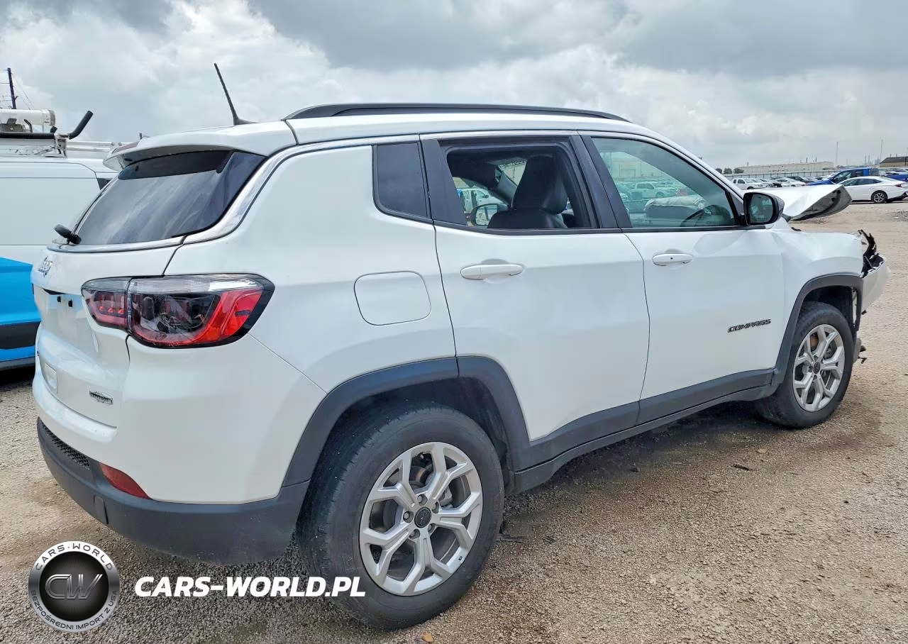 2025 Jeep Compass Latitude VIN:3C4NJDBN1ST524962 - 3