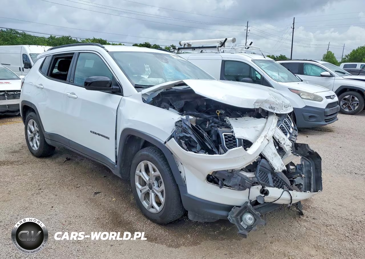 2025 Jeep Compass Latitude VIN:3C4NJDBN1ST524962 - 4